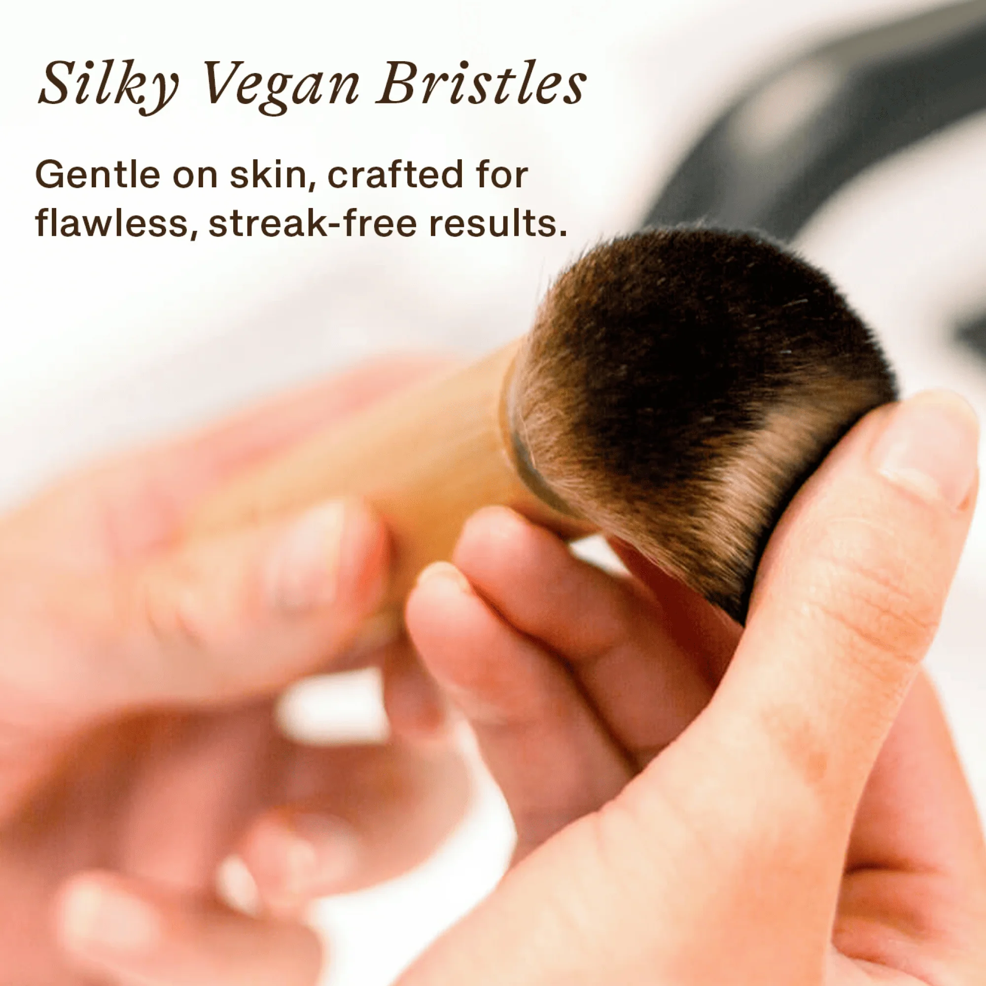 Self Tanner Kabuki Facial Brush - Image 3