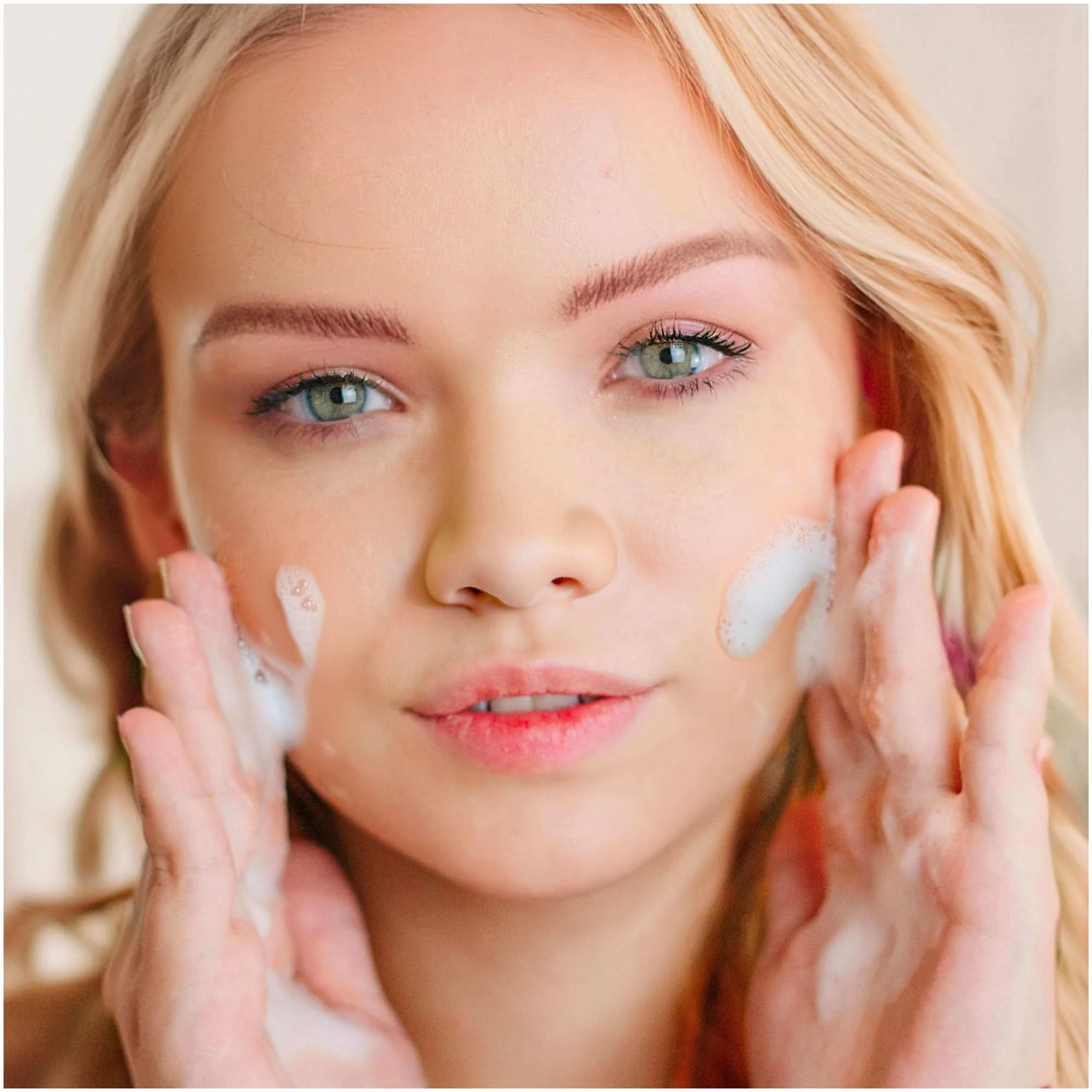 Face Wash Gel - with Super Fruits & Sea Kelp (Travel Size) - (FREE) - Image 3