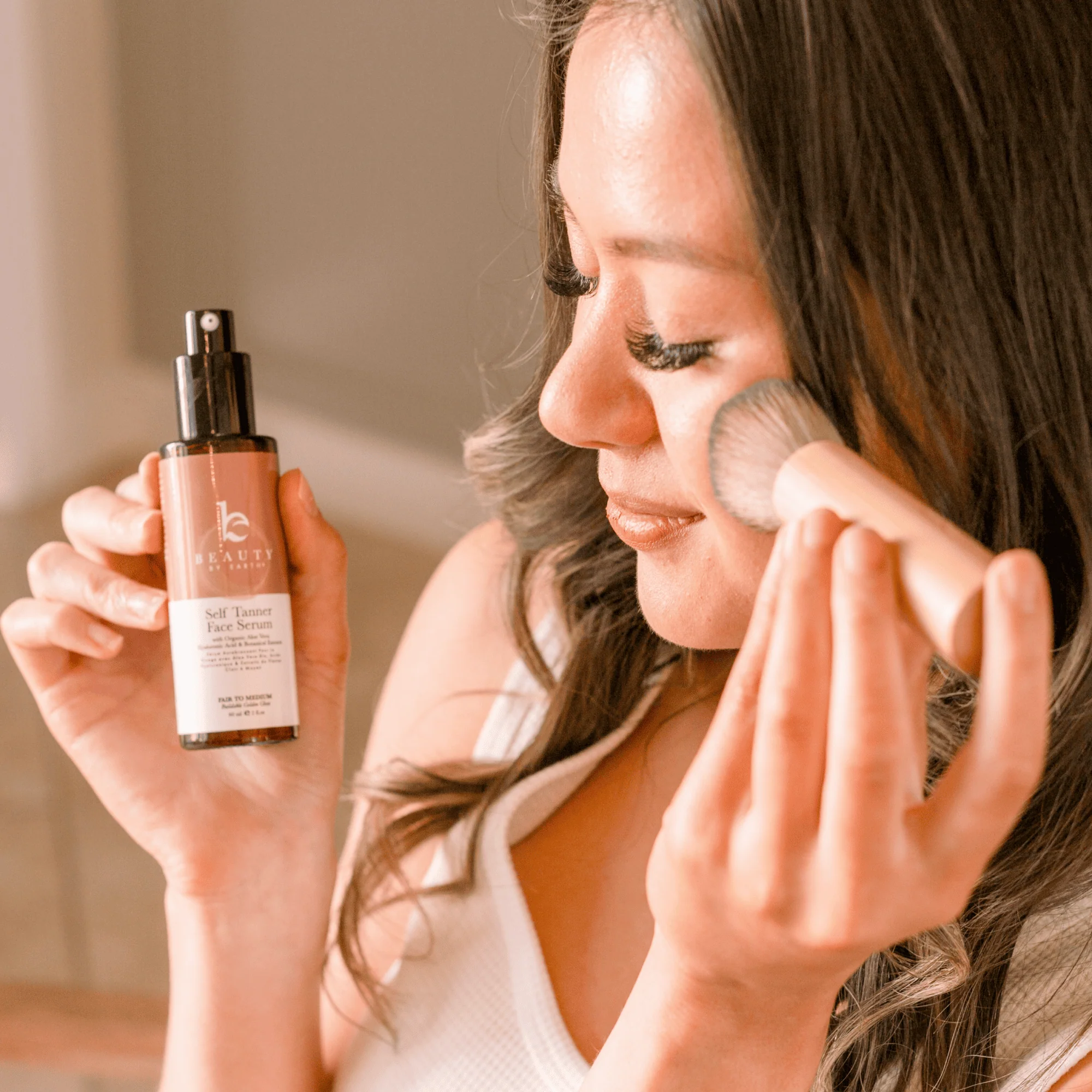 Self Tanner Facial Serum and Kabuki Facial Brush Bundle - Image 4